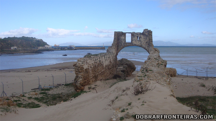 Ruínas do castelo de Alcácer Ceguer no norte de Marrocos