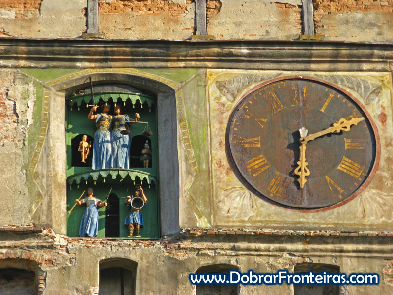 Relógio em Sighisoara, Transilvânia, Roménia