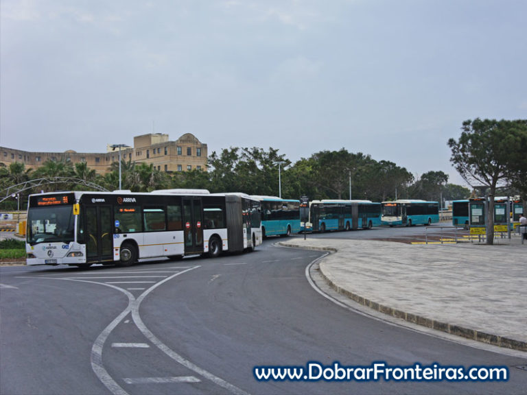 Viajar de autocarro em Malta e Gozo