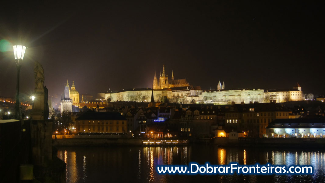 Vista nocturna Praga