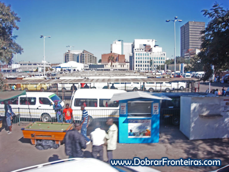 Viajar de autocarro de Johanesburgo (África do Sul) para Harare (Zimbabwe)