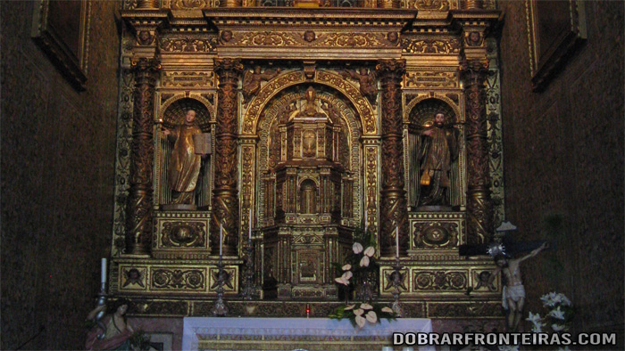 Altar da igreja do Colégio Jesuíta do Funchal