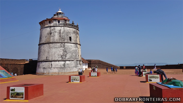 Torre do farol no forte da Aguada em Goa