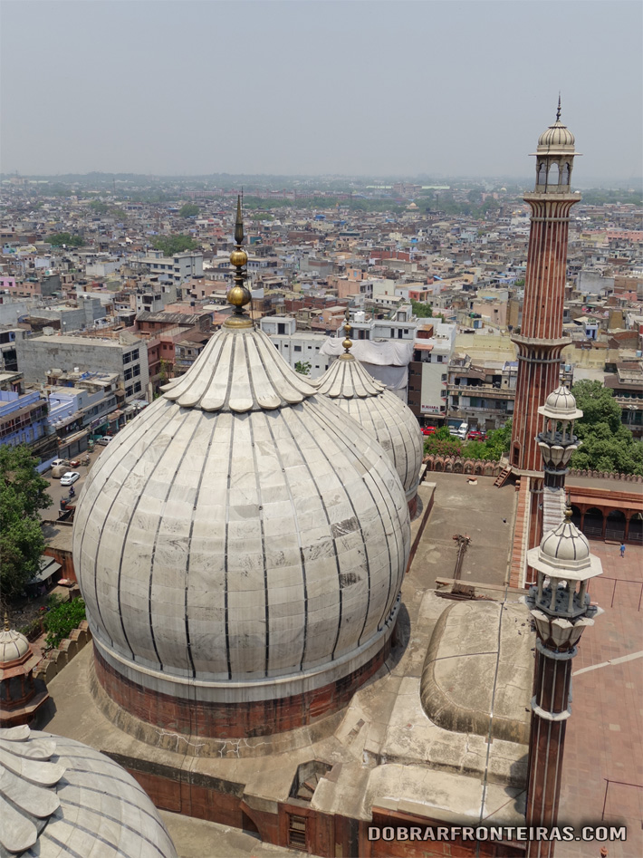 Vista do topo do minarete da mesquita de Jama Masjid