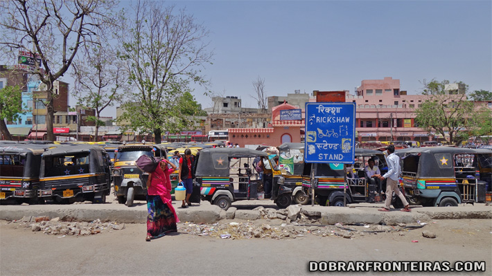 Paragem de Auto-Rickshaw em Jaipur