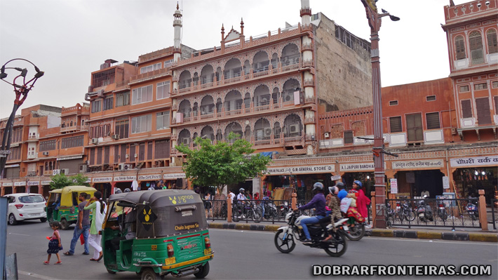 Rua da cidade rosa de Jaipur, Índia