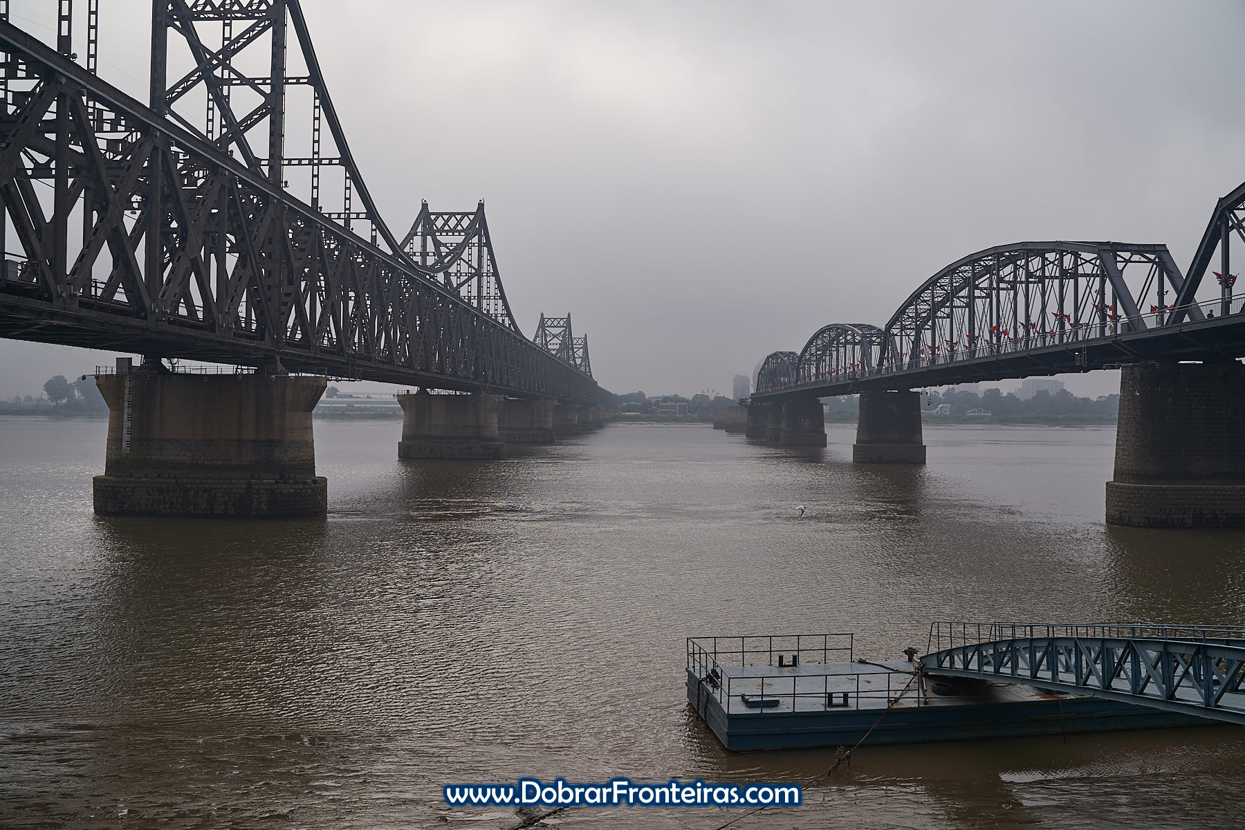 Pontes sobre o rio Yalo, Dandong, China