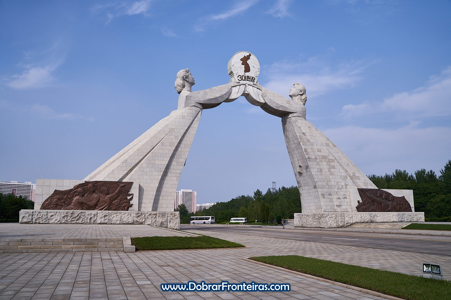 Arco da Reunificação em Pyongyang