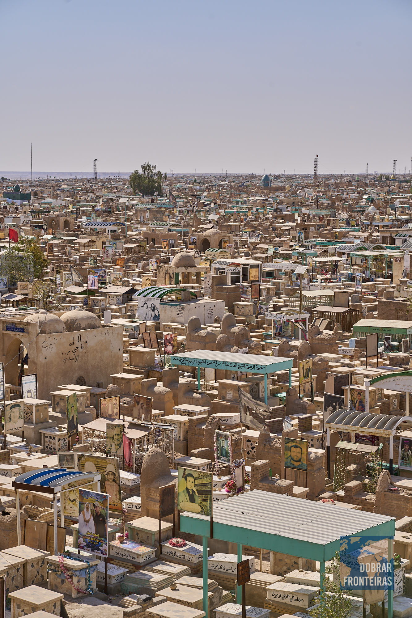 campas no cemitério de Najaf no Iraque